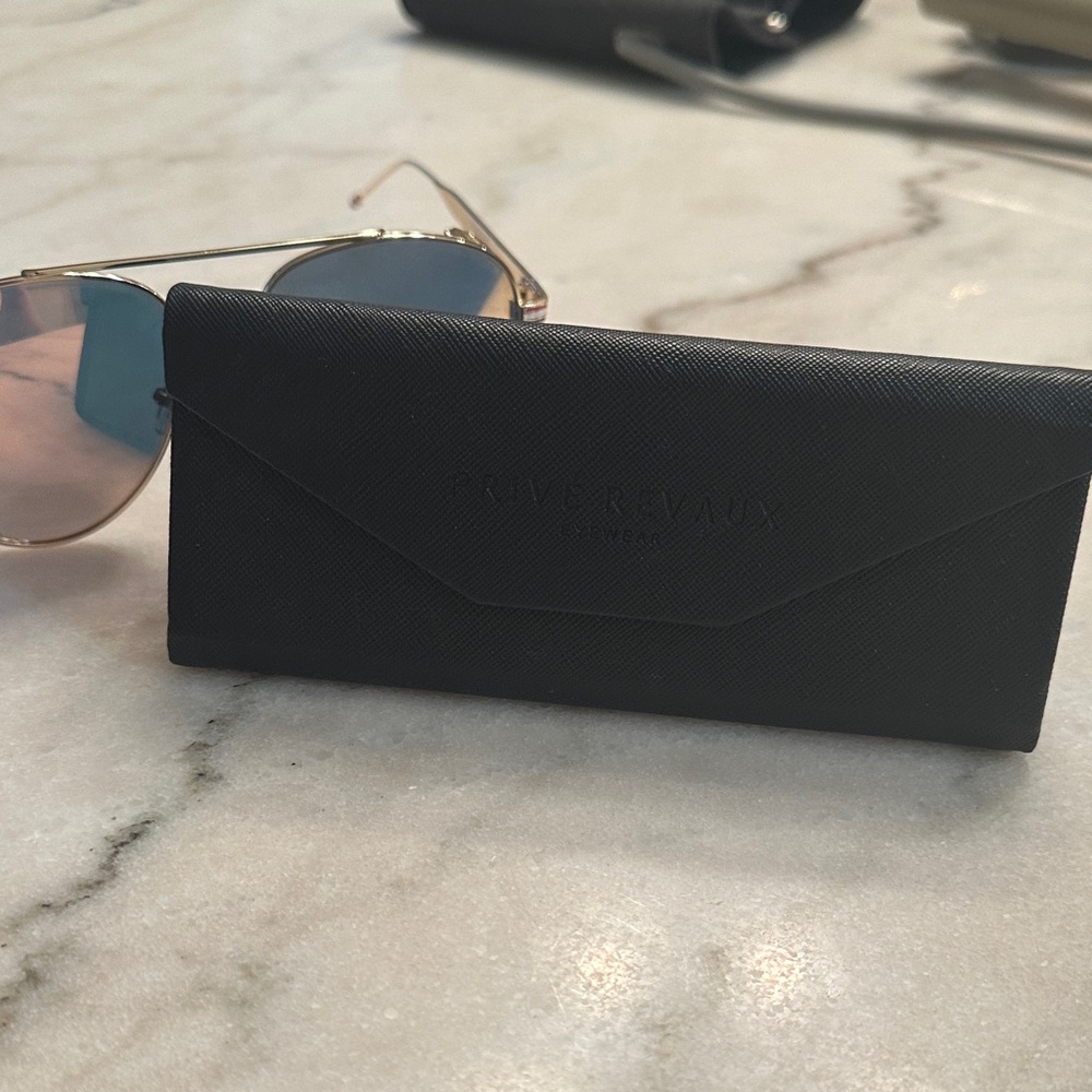 Prive Revaux Gold Aviator Sunglasses with Pink Lenses w Case - Picture 9 of 11